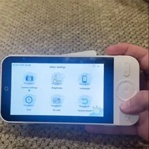 WiFi vs. Non-WiFi Baby Monitors: Which Fits Your Family?